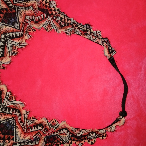 PINK Victoria's Secret Multicolor Aztec Style Halter Bra Size Large - Picture 3 of 12